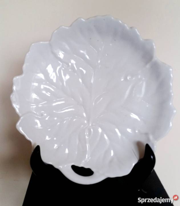 Stara biała patera w kształcie liścia Gdynia