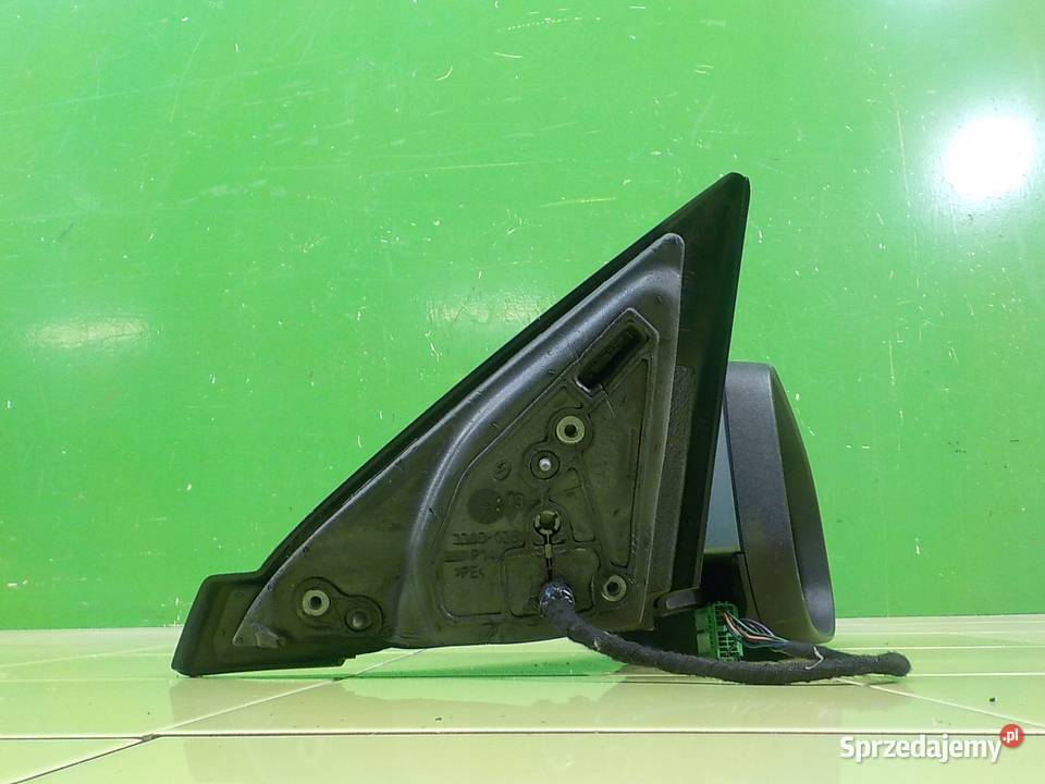 VOLVO C30 LIFT 16 D 10r 3D lusterko prawe Suków