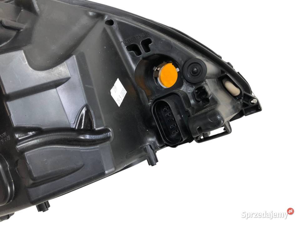 Ford Focus II 012008122010 LIFT Reflektor Lampa