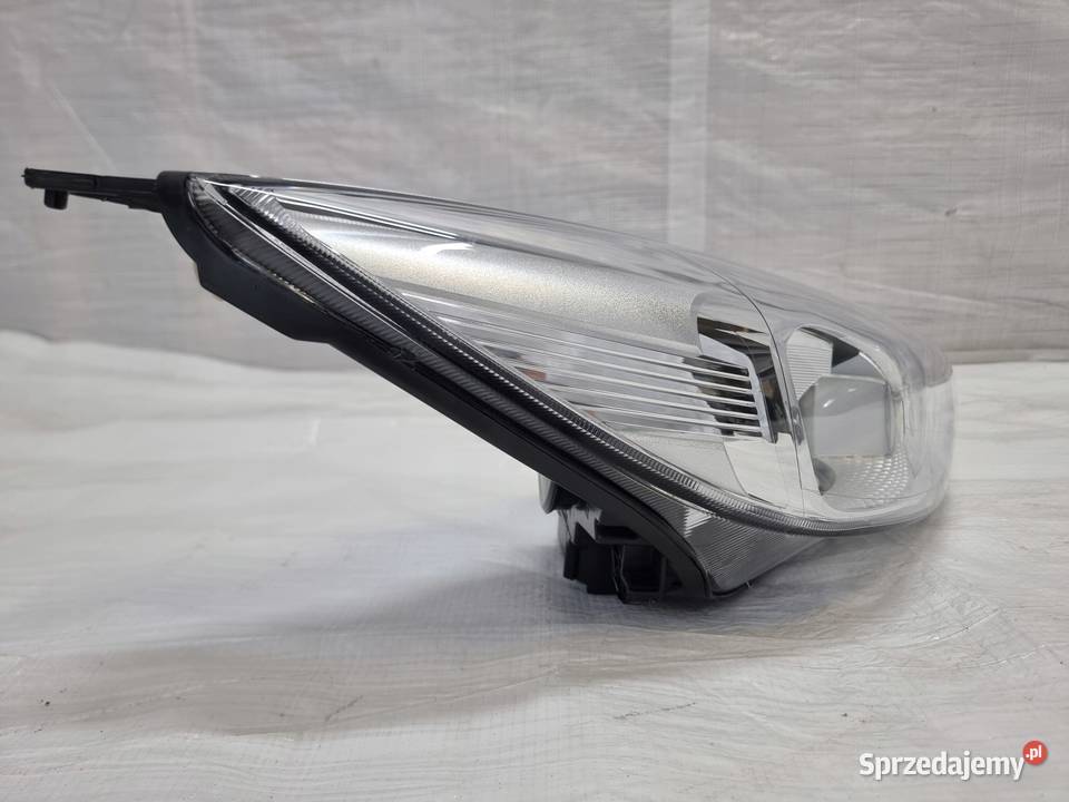 FORD FOCUS MK3 LIFT LAMPA PRAWY PRZÓD NOWA sprzedam