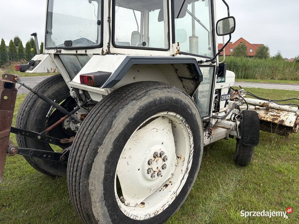ZAMIATARKA NA TRAKTORZE Ford 4610 Rok produkcji 1986 łódzkie Rozprza