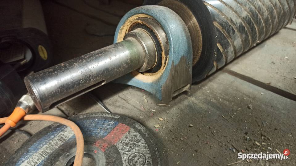 wał do szlifierki 200 mm z łożyskami Kłodawa
