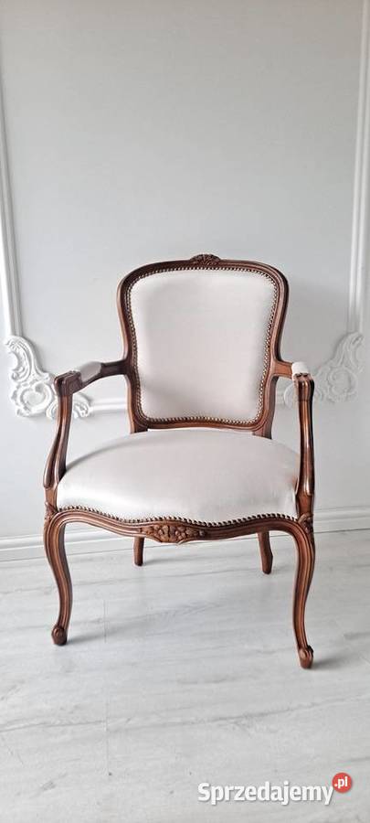 Stylowy jasny kremowy fotel krzesło Ludwik Szczecin