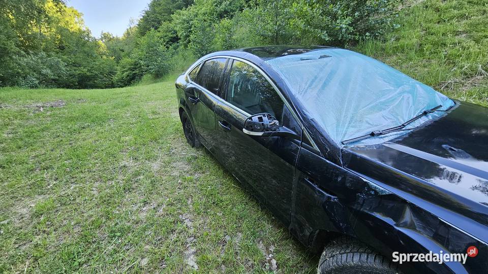 Ford Mondeo uszkodzony Sukmanie
