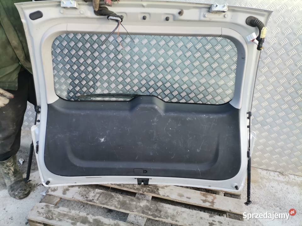 Klapa Tył Bagażnika Kia Carens
