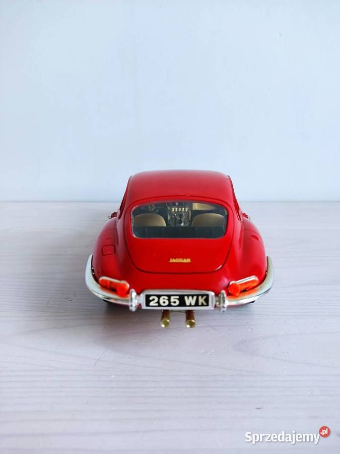 Model samochodu 118 Jaguar E 1961 Bburago Głuchołazy