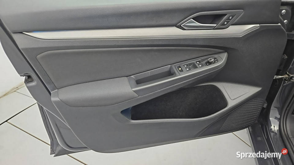 Volkswagen Golf VIII 20 TDI Life Variant Z Warszawa