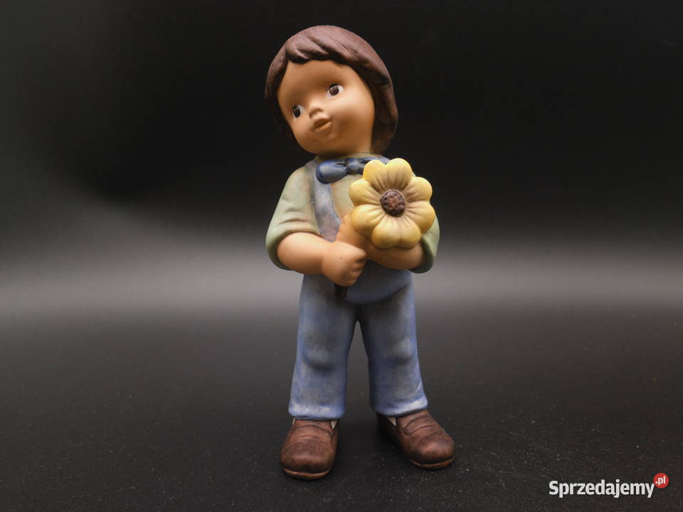 Porcelanowa figurka z kolekcji Nina Marco firmy wielkopolskie