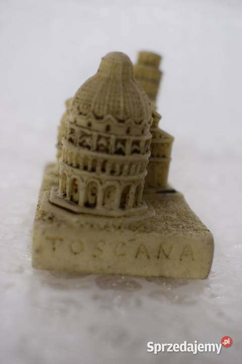 Piazza dei miracoli mała figurka z Włoch z lat kujawsko-pomorskie Chełmno