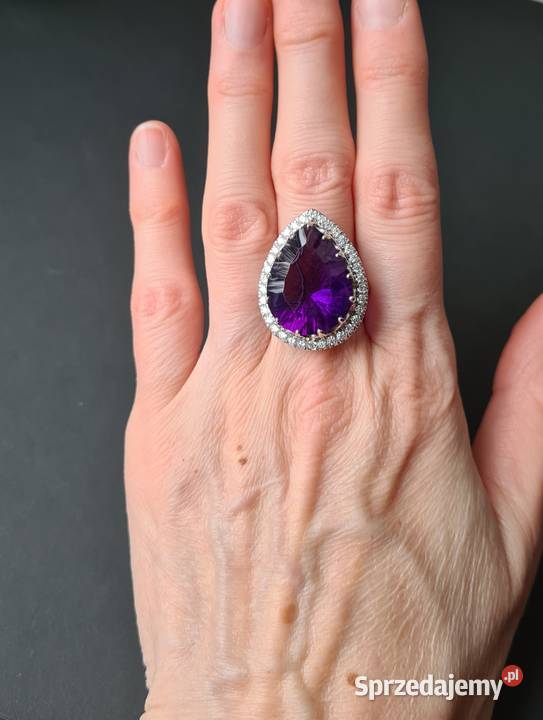 Srebrny pierścionek z ametystem i moissanitami mazowieckie