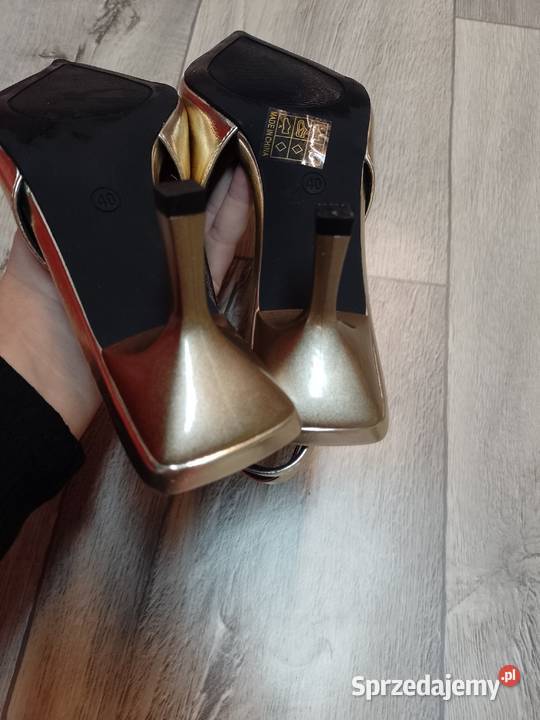 39 Złote czółenka wieczorowe z odkrytą piętą żółty/złoty małopolskie