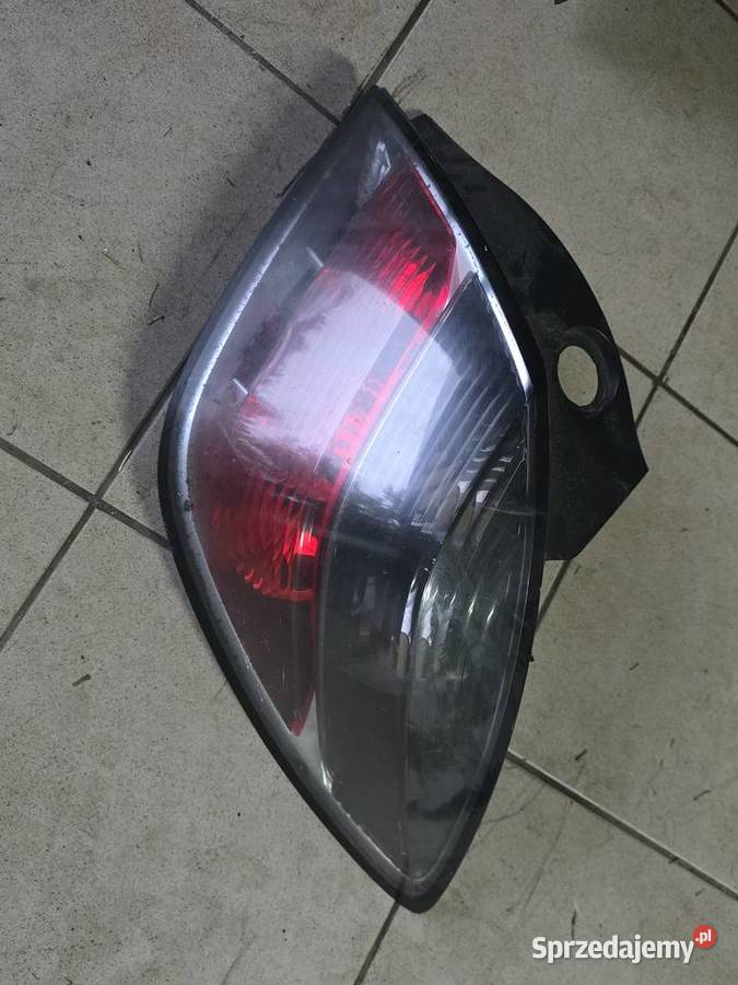 Lampa tylna Opel Astra H GTC Wolanów