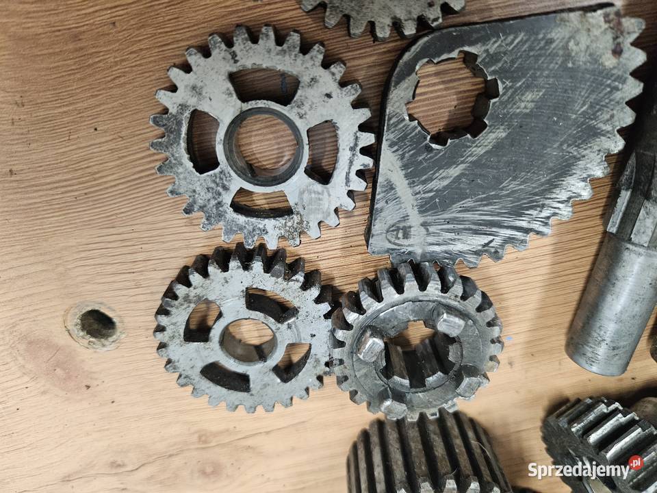 Skrzynia biegów Wsk 175 wałek zdawczy 27z Kłodawa