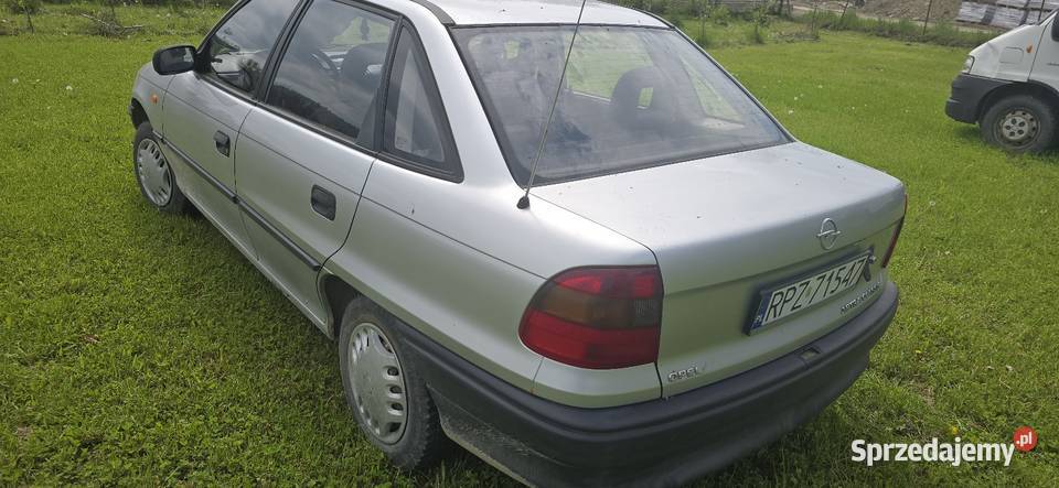 Astra F nieuszkodzony Borek Stary