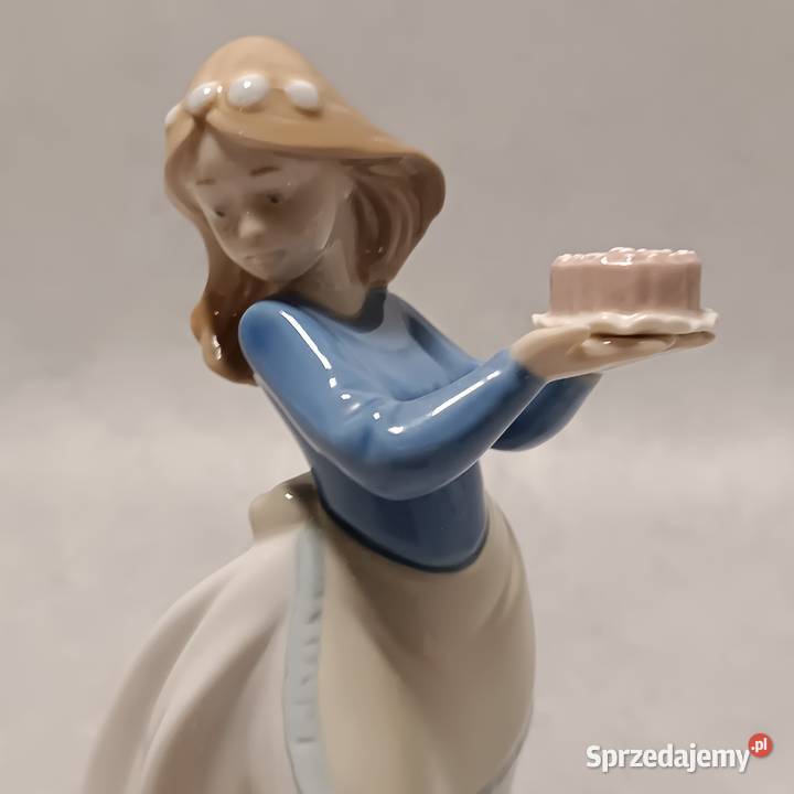 LLADRO seria Nao 1045 Dziewczynka z pieskiem Warszawa