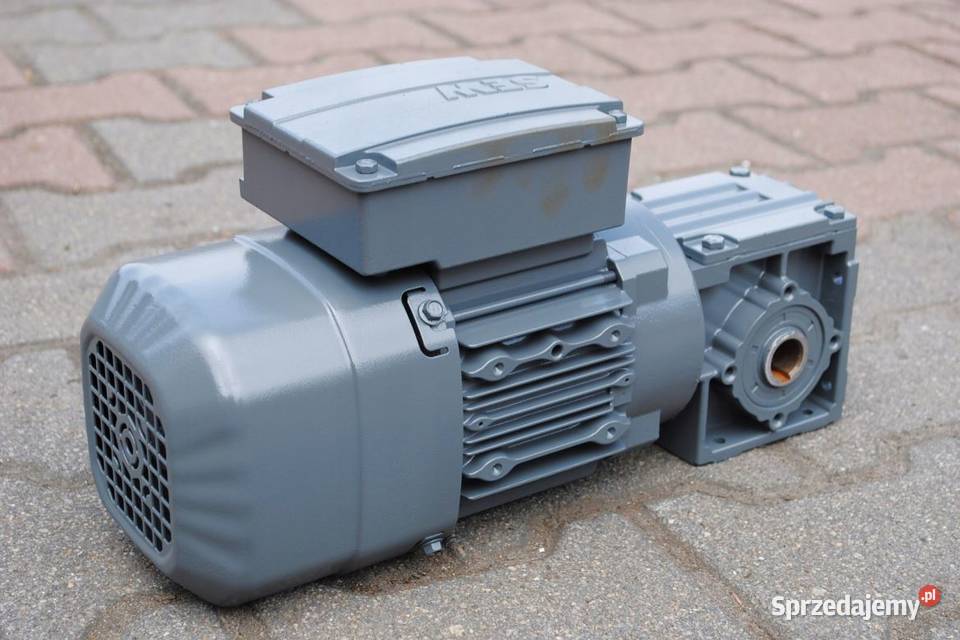 Motoreduktor kątowy 037kw 168obrmin SEW z