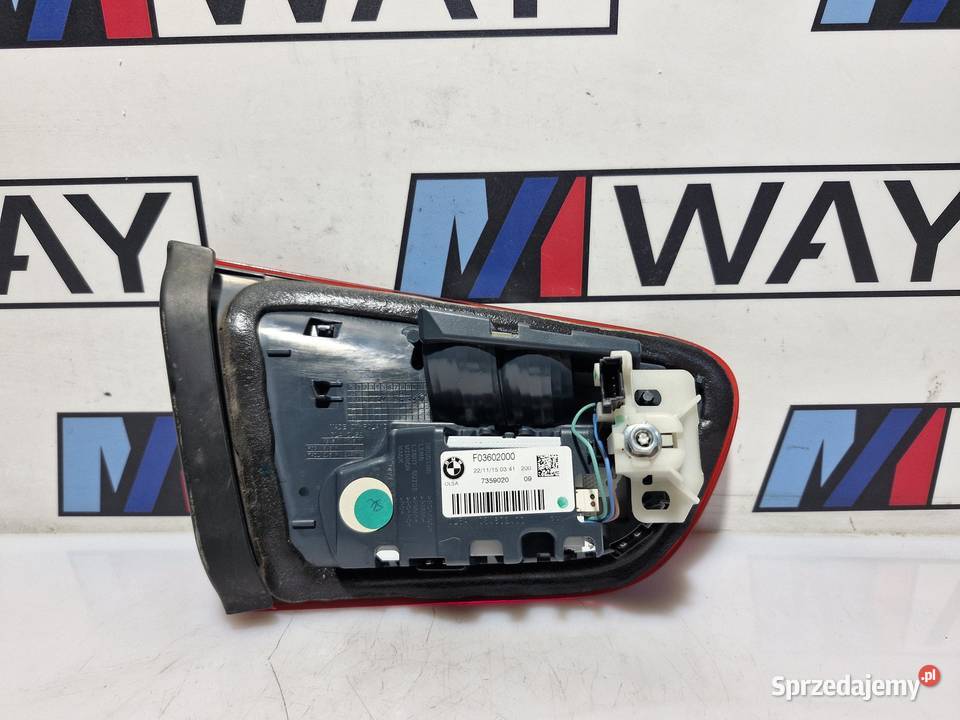 BMW F20 F21 LIFT LAMPA TYŁ PRAWA W KLAPĘ