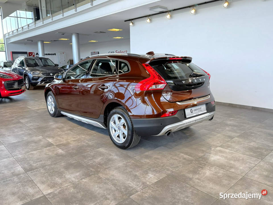 Volvo V40 Cross Country 20 T3 152 M6 2016 r 4/5 Myślenice