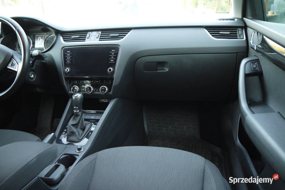 Skoda Octavia Skoda Octavia III Kombi 2018 Samochody osobowe Bramki