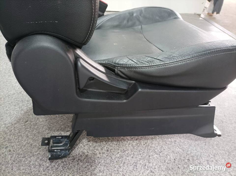 FOTELE PRAWY PASAŻERA SKÓRA GRZANY Mitsubishi sprzedam