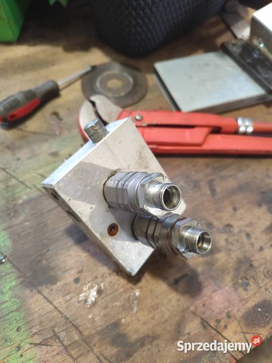 Złącze wielozłączne szybkozlacze hydrauliczne