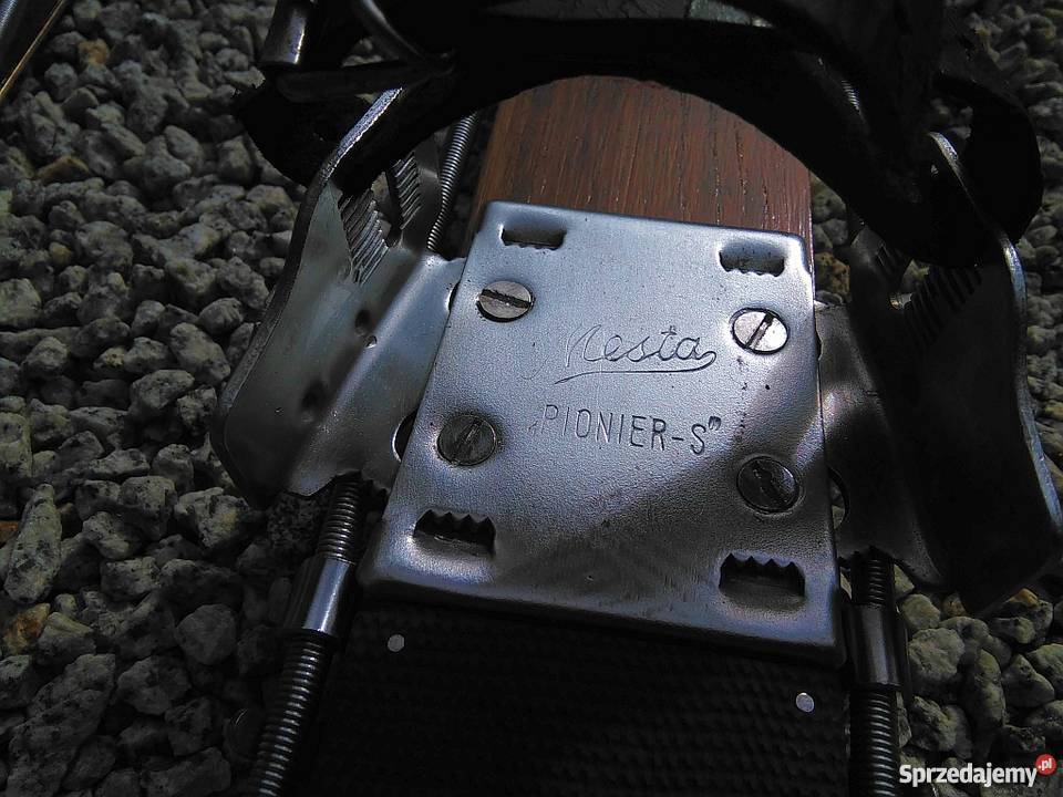 Stare drewniane narty Mesta PionierS Szklarska Poręba