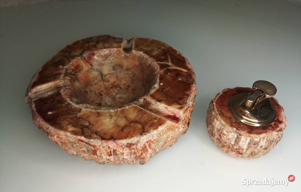 Zestaw zapalniczka i popielniczka z alabastru Trzcianka