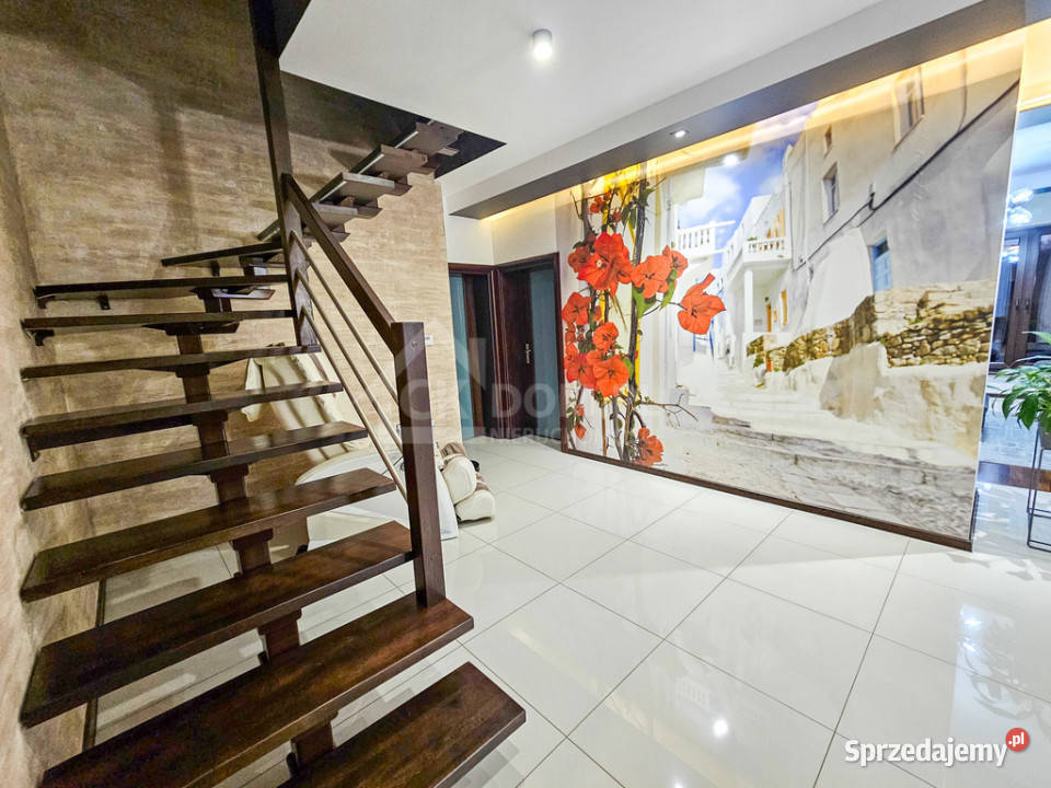 Dom wolnostojący Kielce Zalesie 6 pokoi 954 m Rok budowy 2011 świętokrzyskie