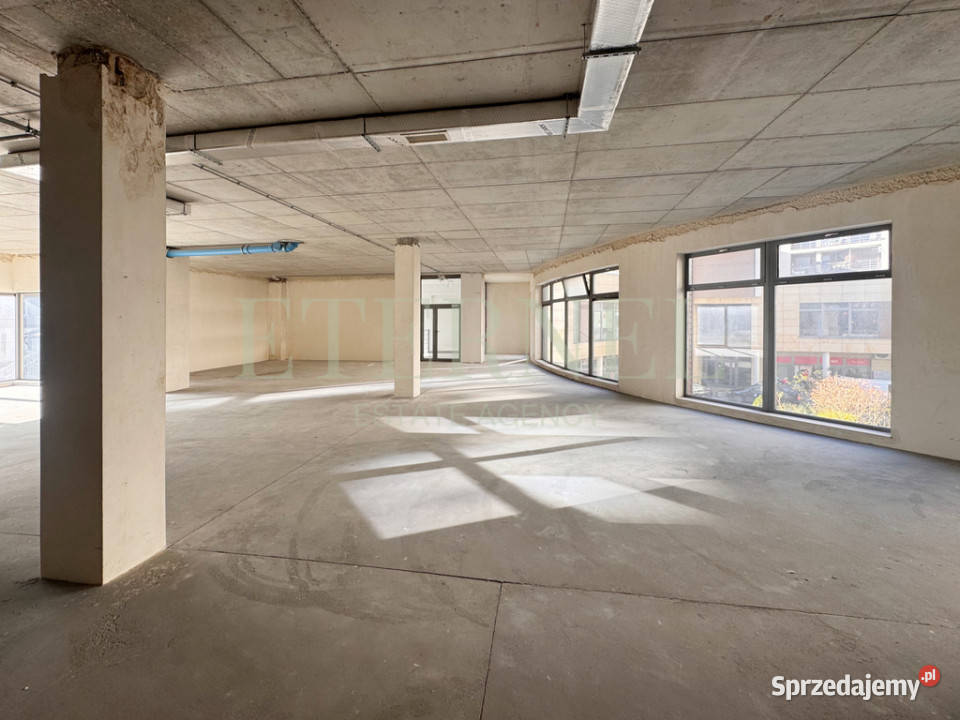 Inwestycyjny lokal z pozwoleniem na mieszkania