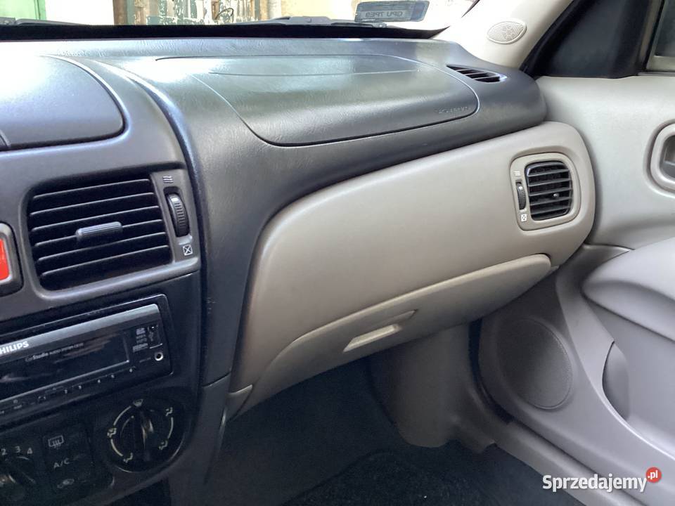 Nissan Almera sprzedam niski przebieg Rok produkcji 2001