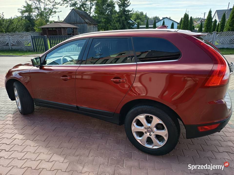 Ładne volvo xc60 32 benzyna 4x4 zarejestrowany 238KM Sieradz