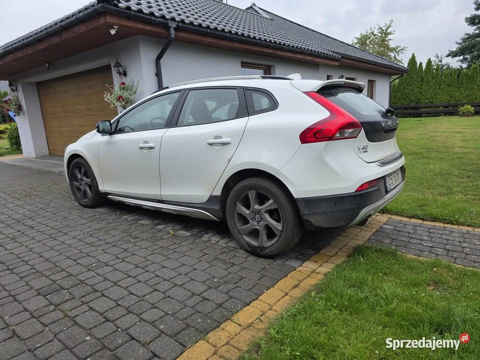 Volvo V40 CC na przedarz garażowany Suchań