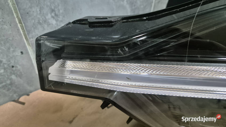 Lampa lewa Volvo XC60 II 2 lift wersja śląskie Bielsko-Biała