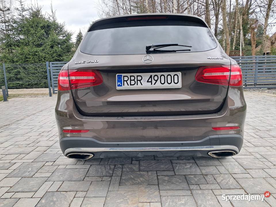 Mercedes Benz GLC 250 4MATIC AMG LINE Benzyna