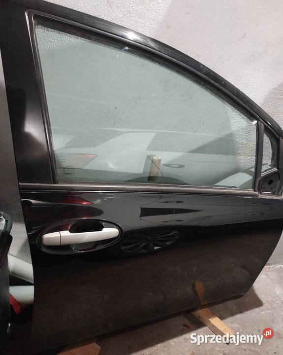 Drzwi prawe Toyota Yaris II 209 Rok produkcji 2010 Balice
