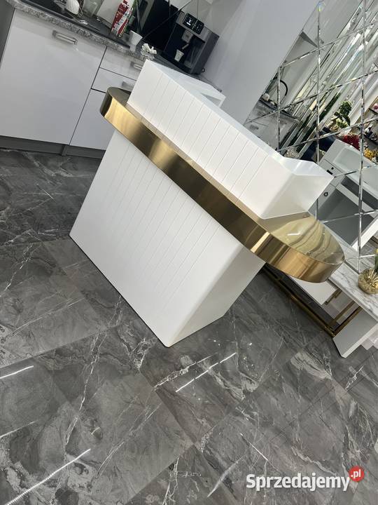 Biała złota recepcja ryflowana podświetlana Golkowice