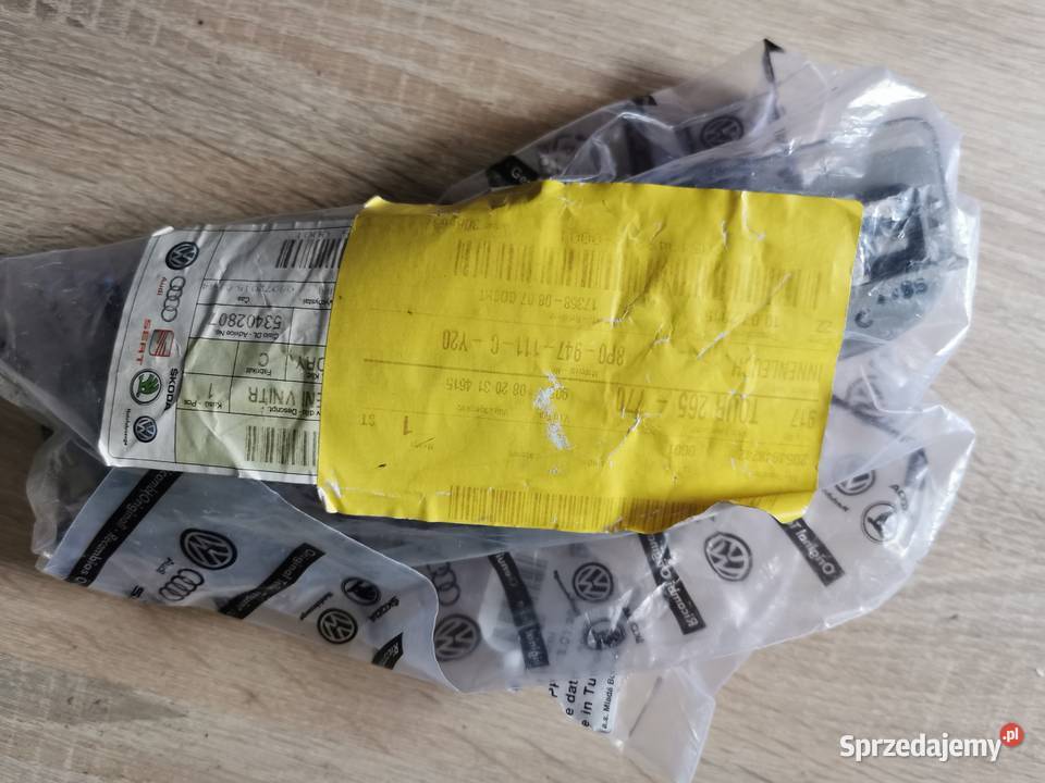 LAMPKA PODSUFITKI 8P0947111 GRUPA VAG NOWA Środek Luzino sprzedam