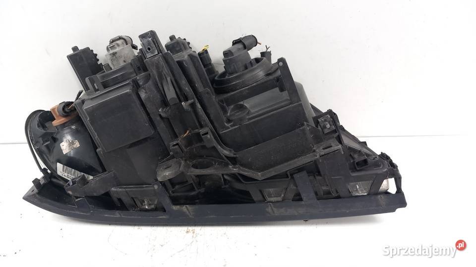 BMW 3 E46 LIFT SEDAN KOMBI LAMPA PRZÓD LEWA osobowe Zbierkowo