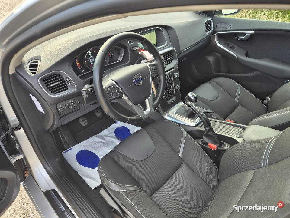Volvo V40 Momentum 2015r 20D 120 Serwis Do Końca gniazdo AUX Puławy