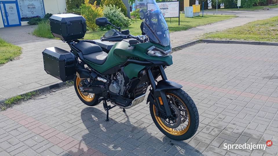 CF Moto MT800 turystyczny