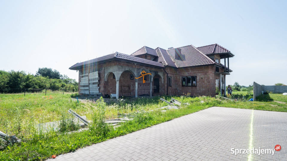 Dom wolnostojący 32763m2 Cholerzyn