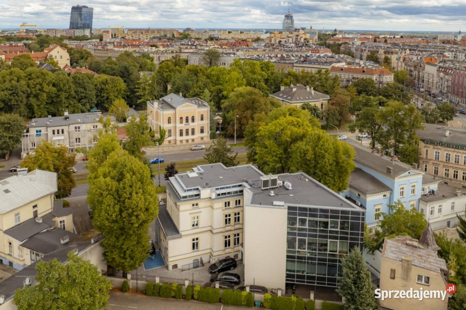 Nowoczesny biurowiec z parkingiem centrum Szczecin