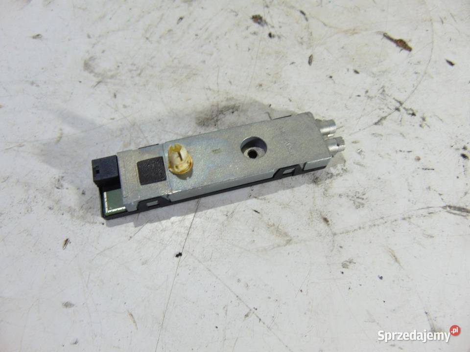 WZMACNIACZ ANTENY MERCEDES W212 LIFT A2128202689