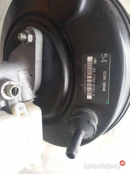 serwo pompa zbiorniczek 14 d4d toyota yaris III