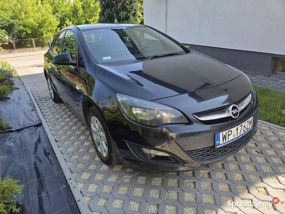 Opel Astra J Sedan 14 turbo 140 6 biegów benzyna nieuszkodzony Działoszyce