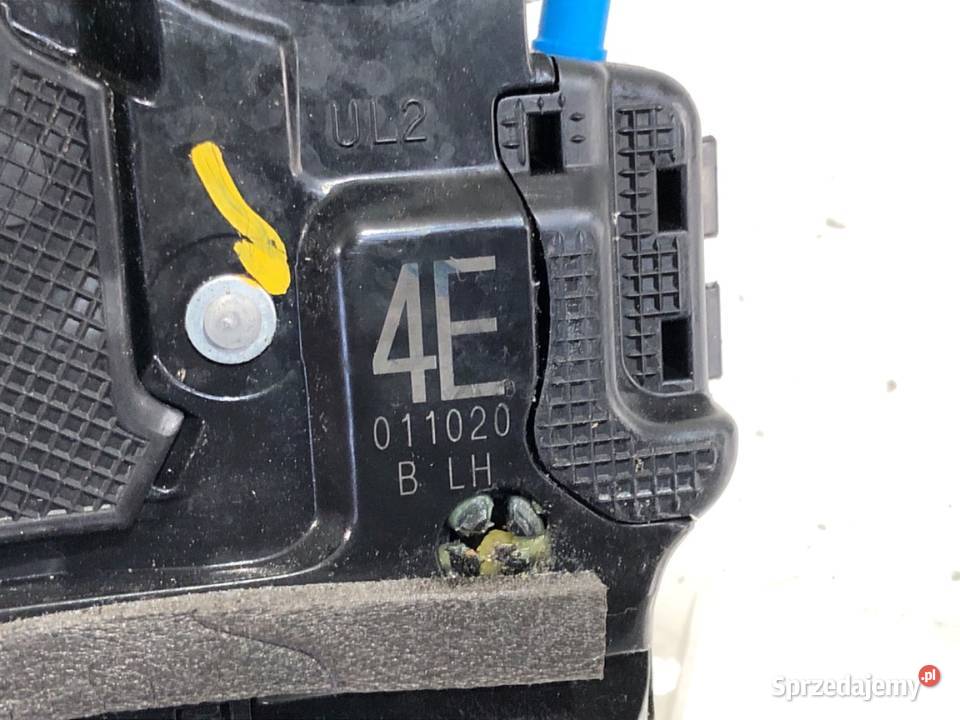 ZAMEK DRZWI LEWY TYŁ TOYOTA COROLLA E21 Kombi