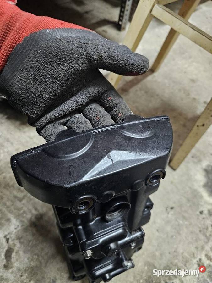 Triumph 675 pokrywa zaworów głowicy dekiel sprzedam