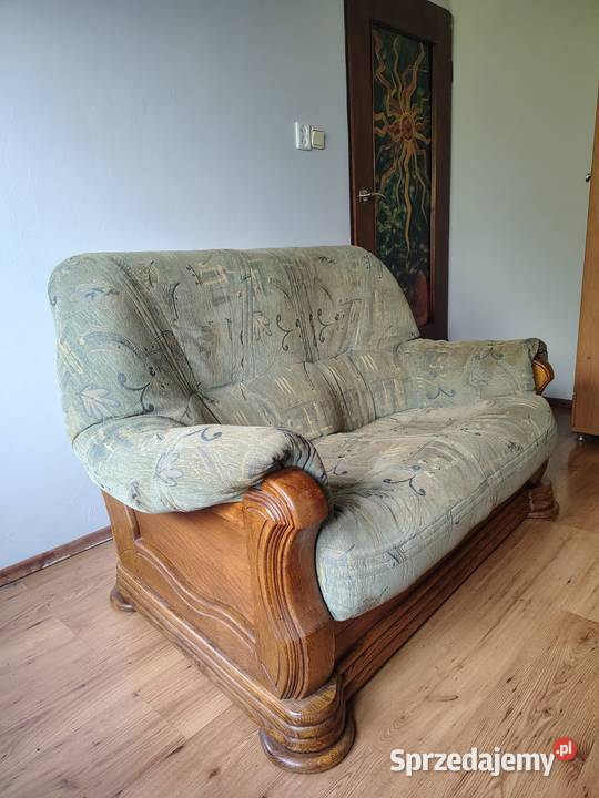 Klasyczna sofa nierozkładana Syrynia