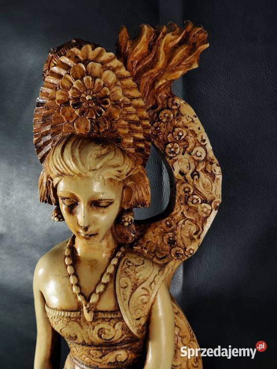 Rzeźba Figura Kobiety W Stroju Orientalnym Poddębice