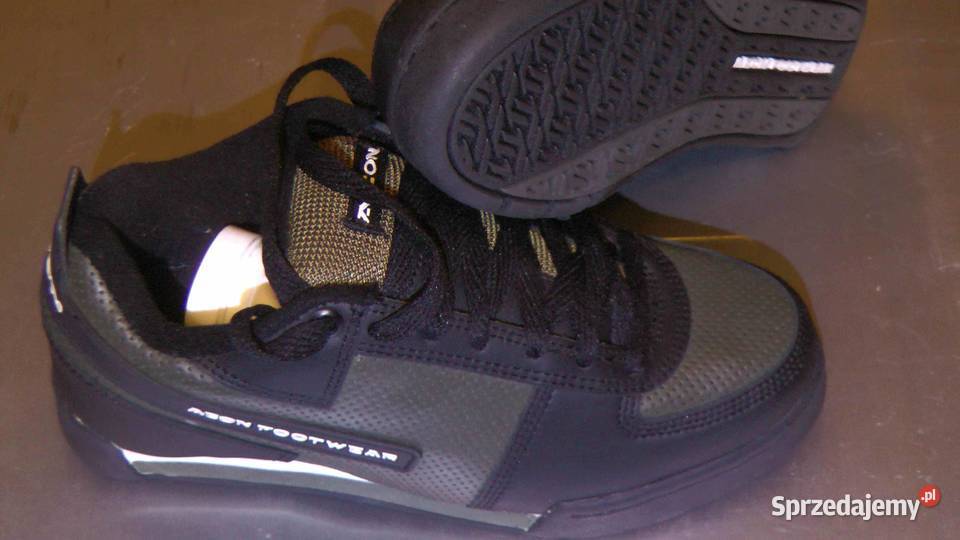 Bluza Clinic Buty na deske DC Vans Moda i Styl Starachowice